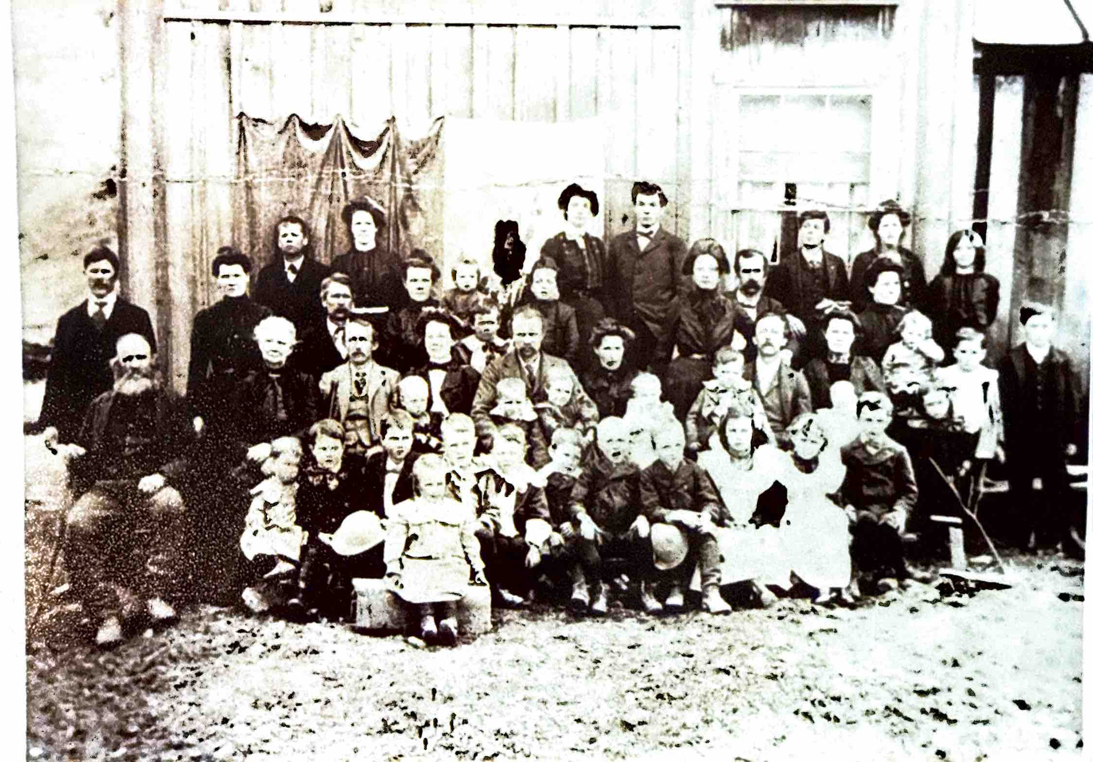 Large Hickman family gathering, early 1900s