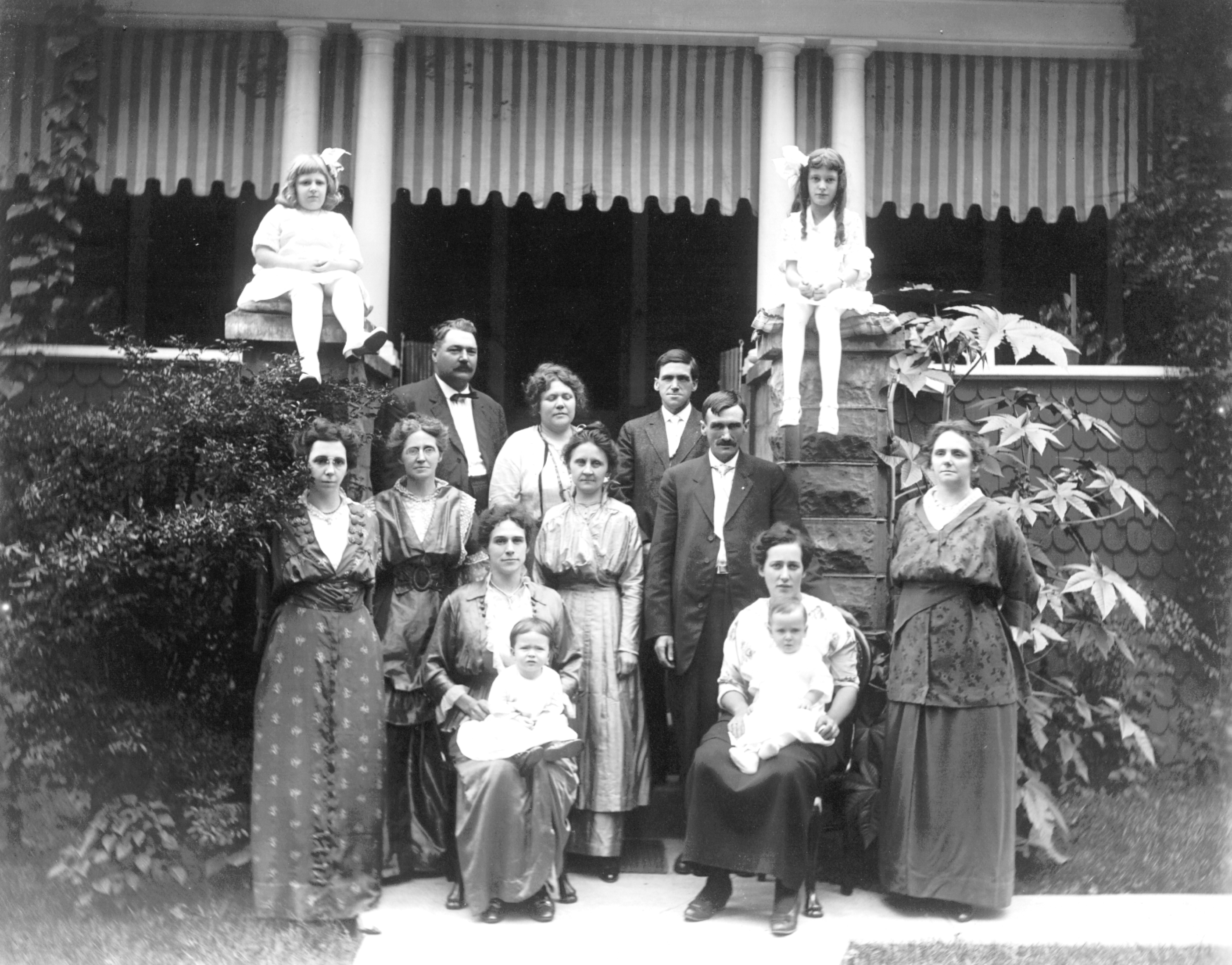 The Hickman family, 1913