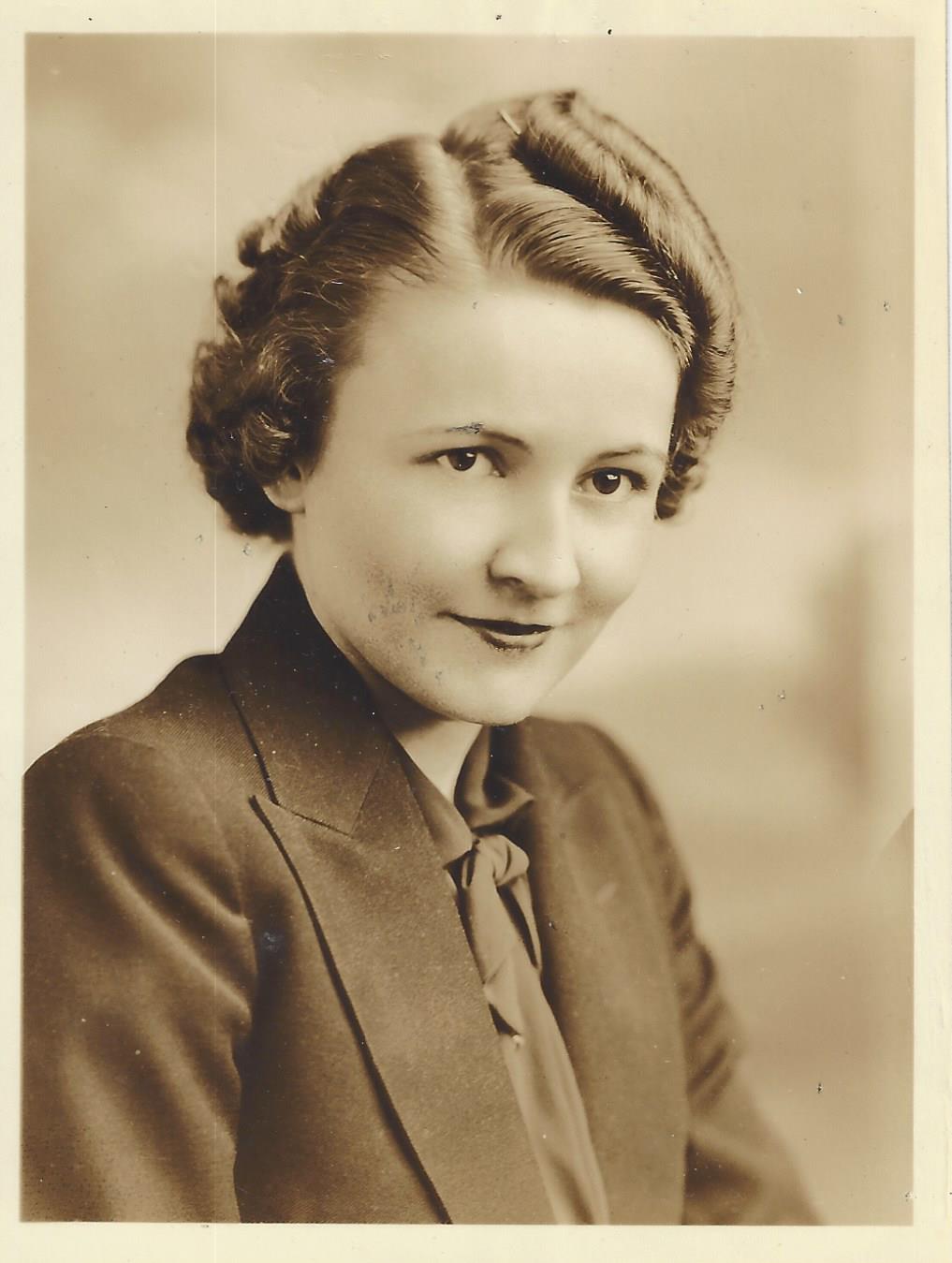 Neva Lee Martin studio portrait, 1930s