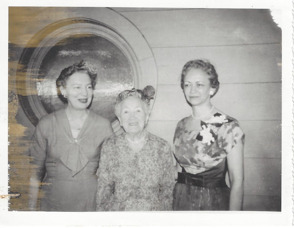 Ollie with daughters