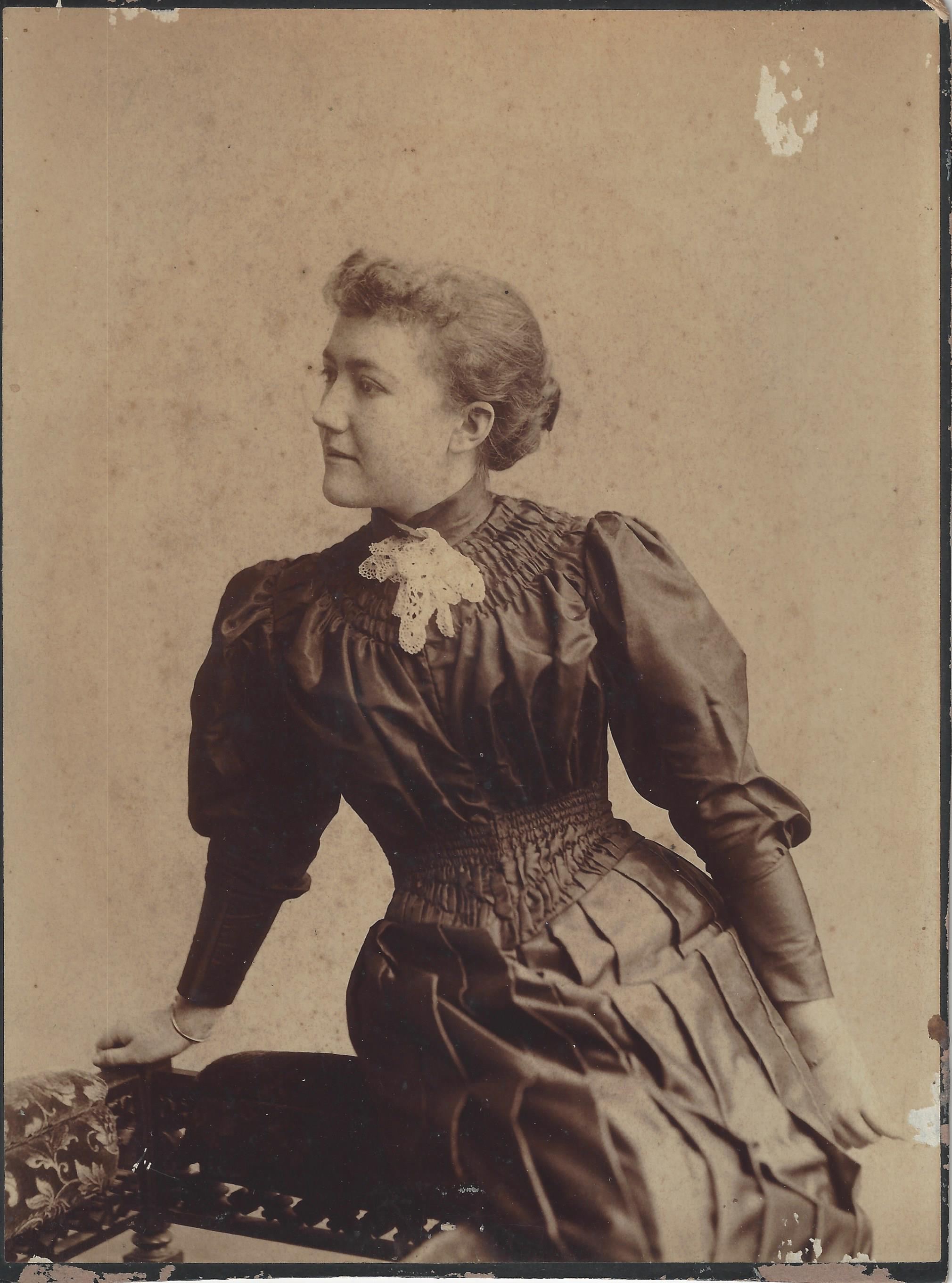 Ollie as a young woman