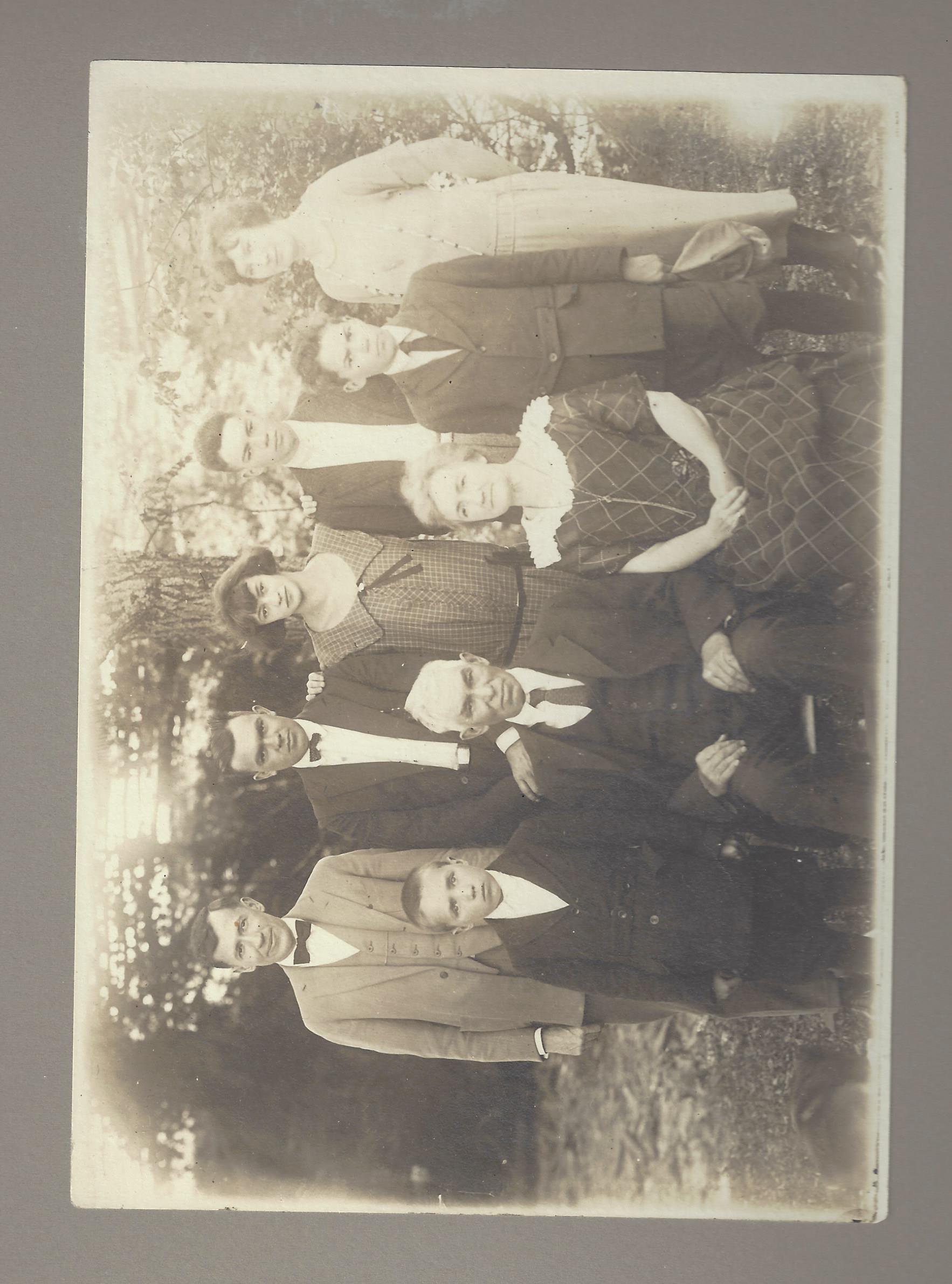 Peter Lightner Hickman family group photo